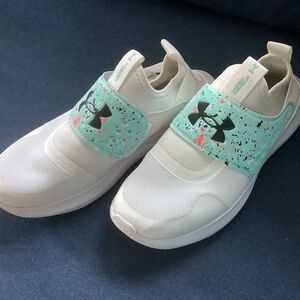 Under Armour Women’s Runplay Paint White Sneakers size 8